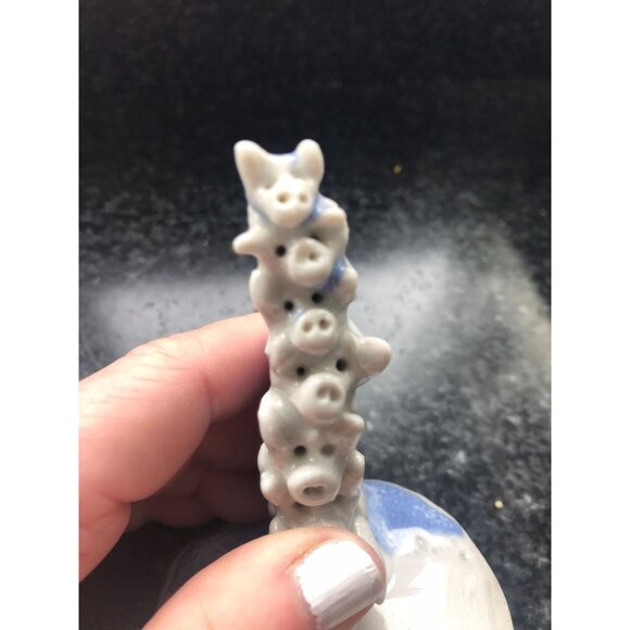 Vintage Pig Handmade Ceramic Sculpture Titled "7-UP" 7 Pigs Graduated On Top - Picture 10 of 10